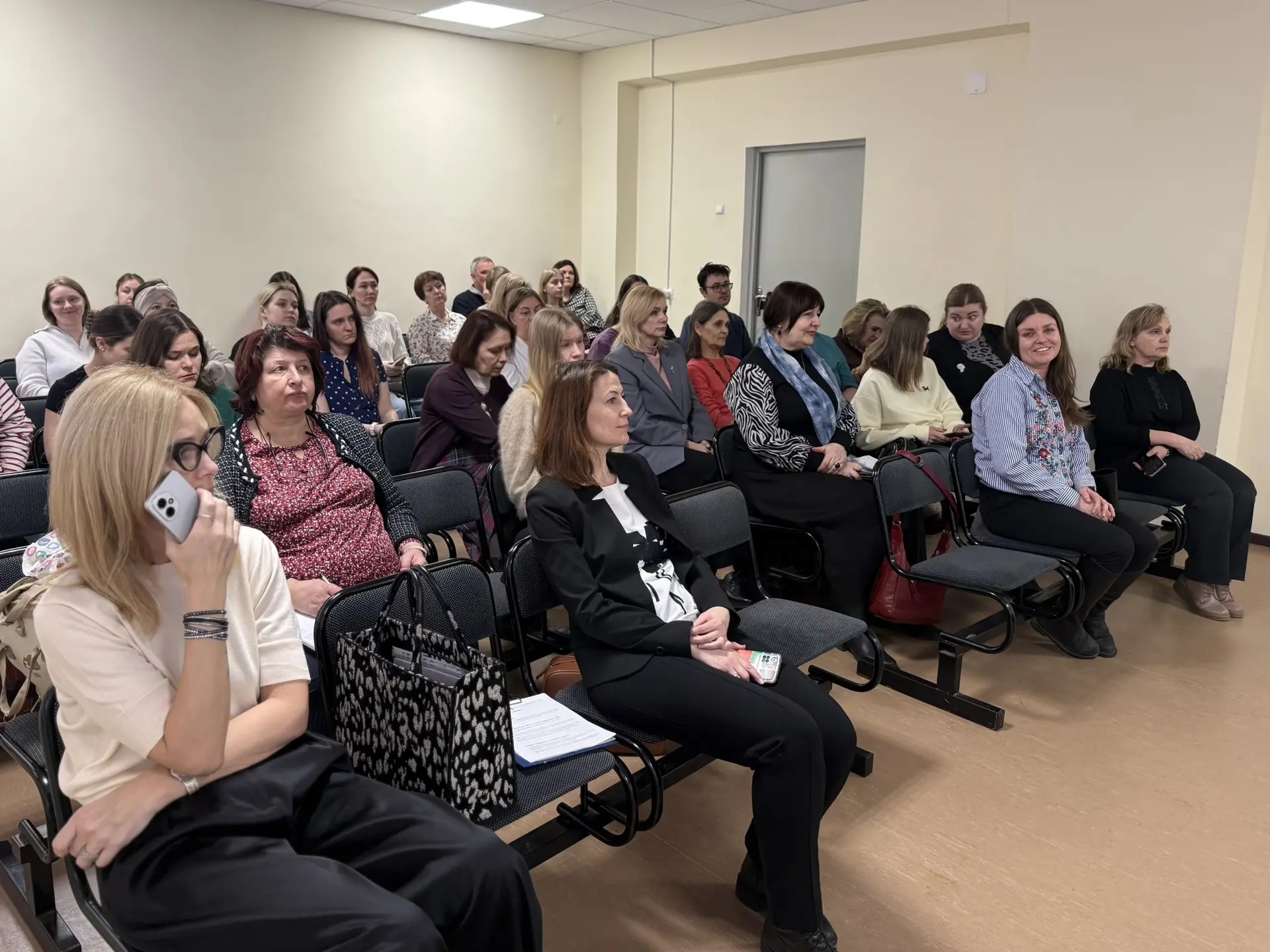 6f6687f7 7220 4aca 9b3d 4e373fb3ea9f